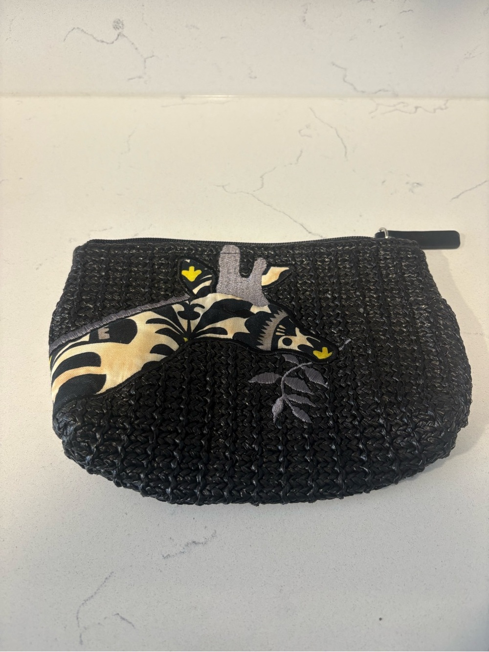 Black Vera Bradley Woven Women’s Clutch giraffe design Accent